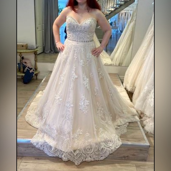 Maggie Sottero Reba 7MS335 in a size 14 - Picture 5 of 7